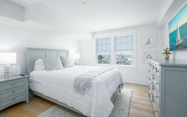 Thomas Sea Suites at Harbourtown