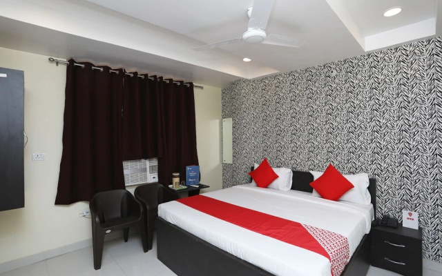 OYO 22697 Richa Grand Inn