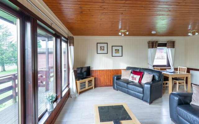 Bluebell Lodge 4 with Hot Tub