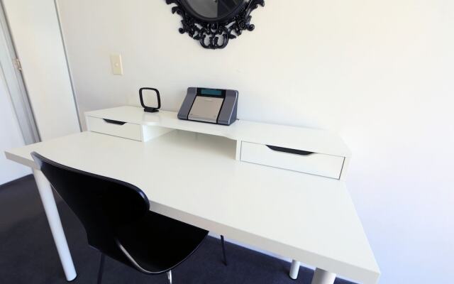 Circle on Cavill - Private Apartments