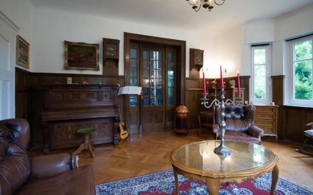 Villa Mondial