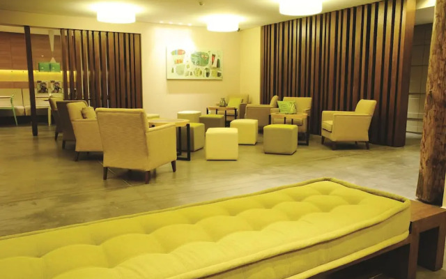 Country Lodge Hotel & Resort