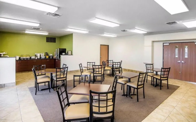 Rodeway Inn & Suites Parsons