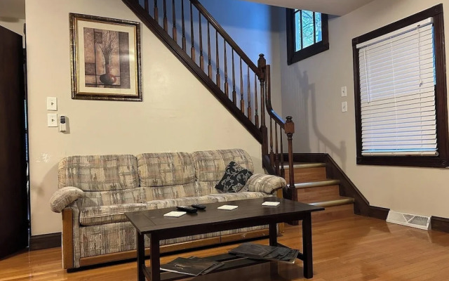 Spacious 3BR Stay Pet Friendly + Wi-fi