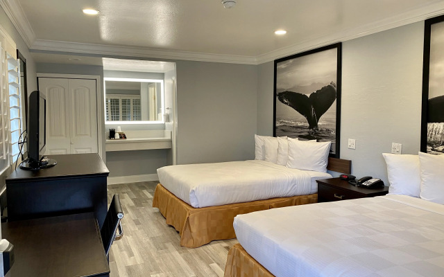 Aura Inn Monterey
