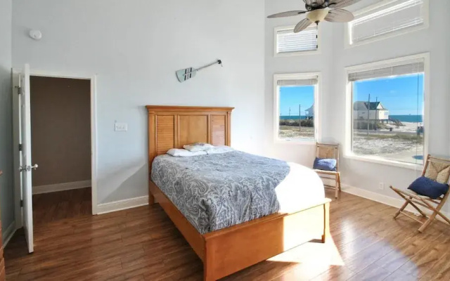 Tidal Wave - 2636 Bienville