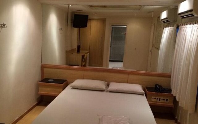 Hotel Encontros (Adult Only)