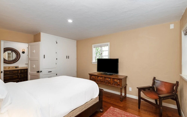 Views of the Hills From Fredonia Drive