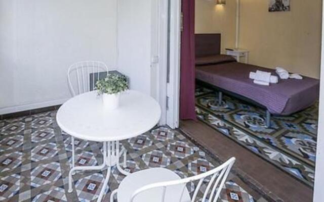 Hostal Balmes Centro