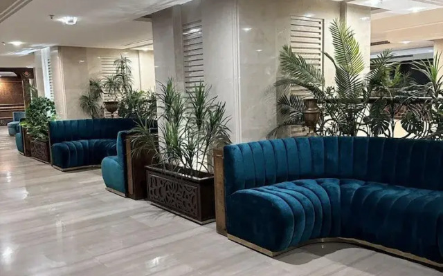 Violet Al Azizia Hotel