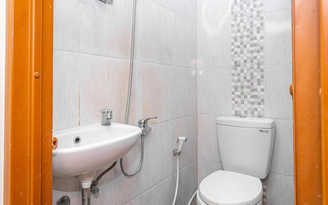 RedDoorz near Alun Alun Bandung 2