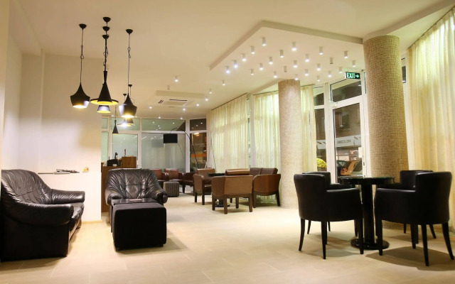 Orange Inn Hotel