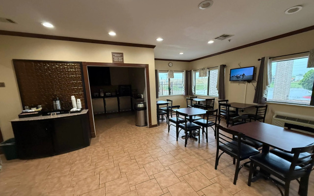 Days Inn by Wyndham Navasota