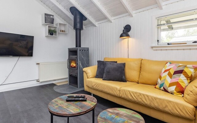 6 Person Holiday Home in Vaeggerlose