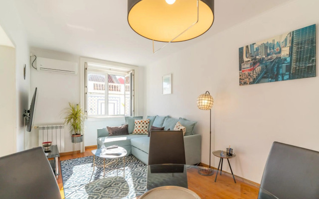 LV Premier Baixa PR2 Elevator City View Balcony