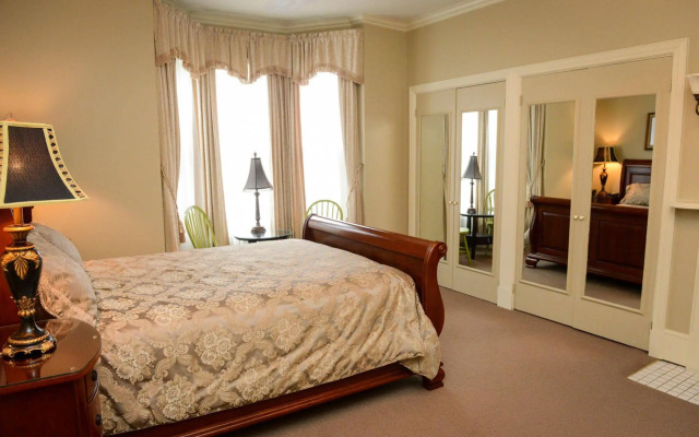 The Elizabeth Manor Guesthouse