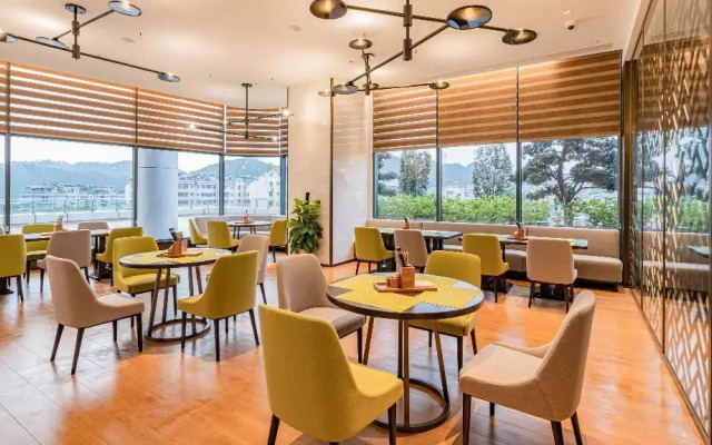 Holiday Inn One Thousand Island Lake by IHG