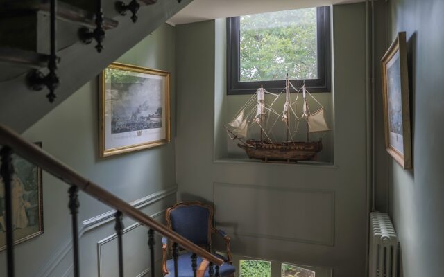 Manoir De La Croix Saint Louis