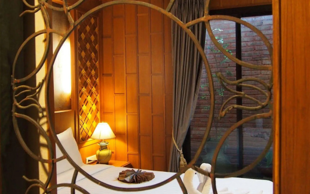 Renoir boutique hotel