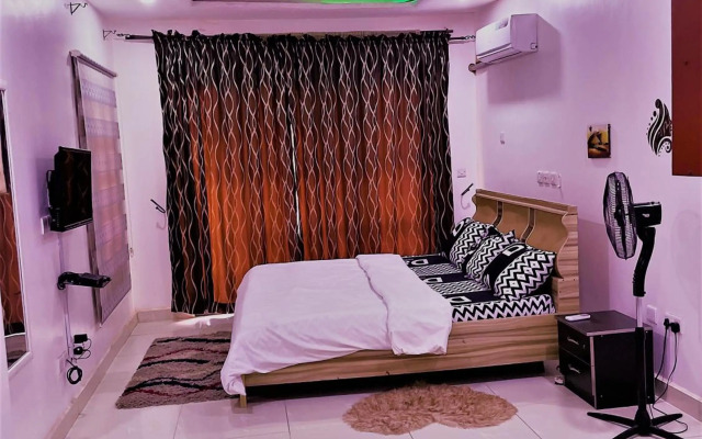 Entire serviced Two bedroom house Abuja - Six Stars apartment