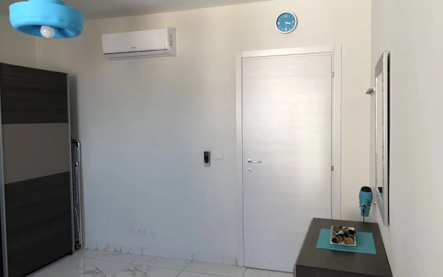 Sea View 2 Bed Apartment Close to Beach