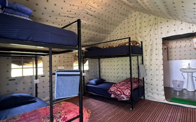 Sunshine Cafe & Cottage Riverside