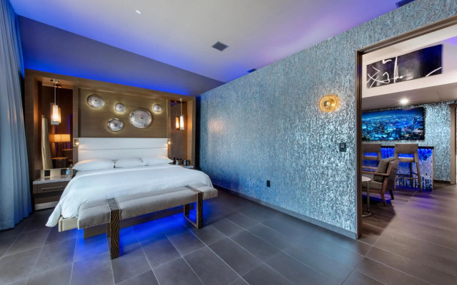 Shade Hotel