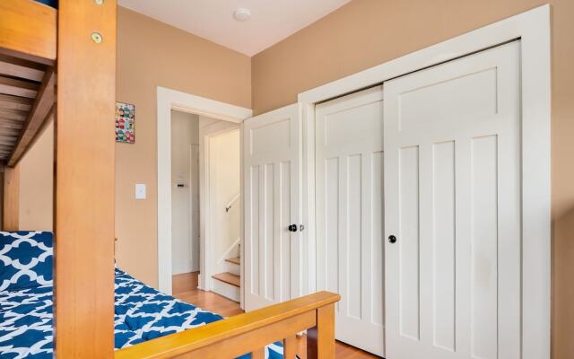 Seattle Vacation Home: Montlake 7 Bedroom