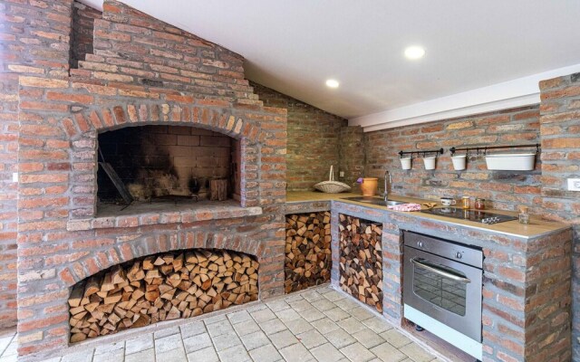 Amazing Home in Vinisce With 4 Bedrooms and Wifi