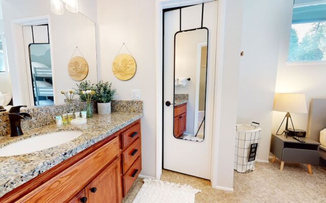 St. Anton Getaway - Shared Bbq, Pool & Hot Tub