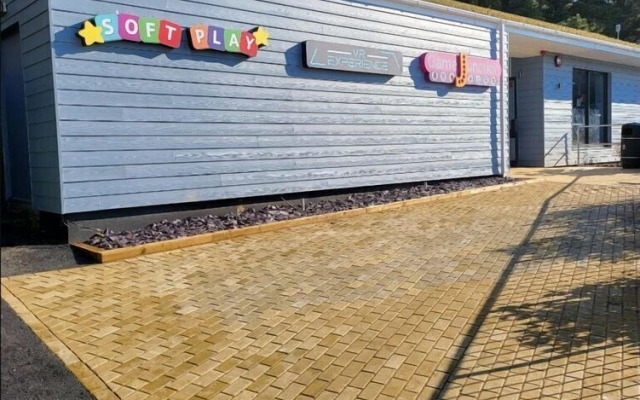 Exotic 3-bed Caravan at Newquay Holiday Park