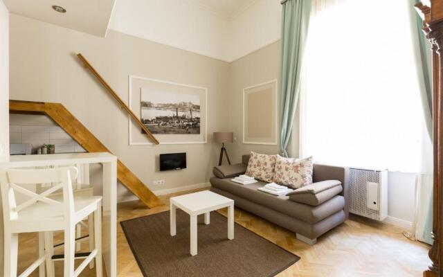 Lisianthus Apartments