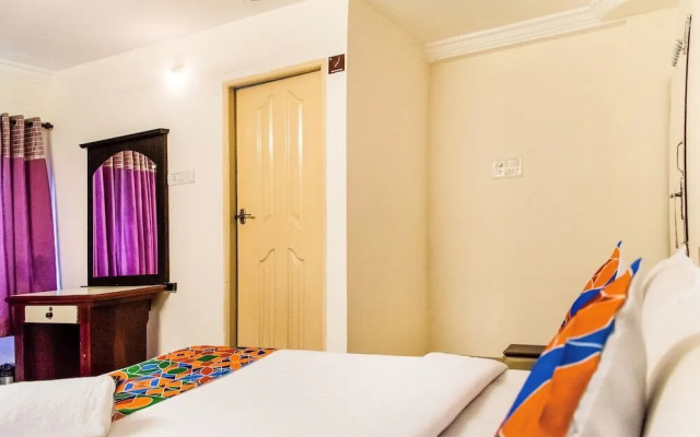 FabExpress Kapsstone Service Apartment