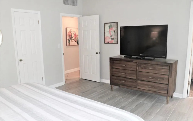 Jamaica Royale - T24 - 2 Br Condo