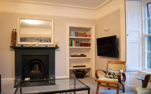 Homely and Traditional New Town Property-2 Bedroom