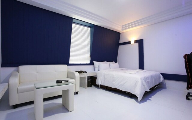 Cheongju Kkuljam PC Hotel