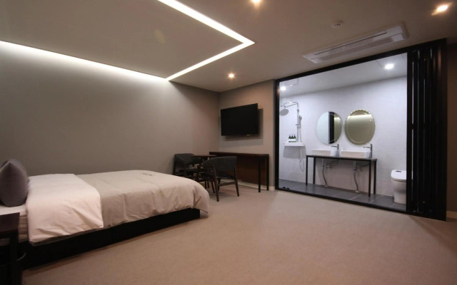 Busan Station Dino Hotel