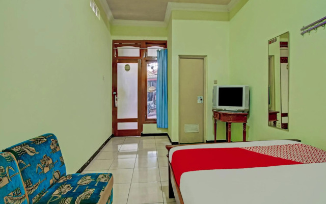 OYO 90031 Villa Papada
