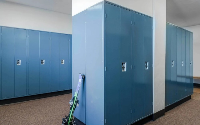 Fall & Winter Getaway: Picturesque Granby Townhome