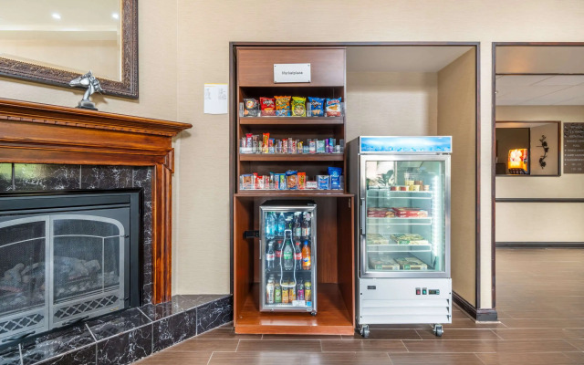 Comfort Suites Louisville Airport