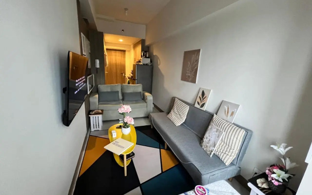 Beautiful 1bed condo Nr Airport, MOA, Makati, Bay
