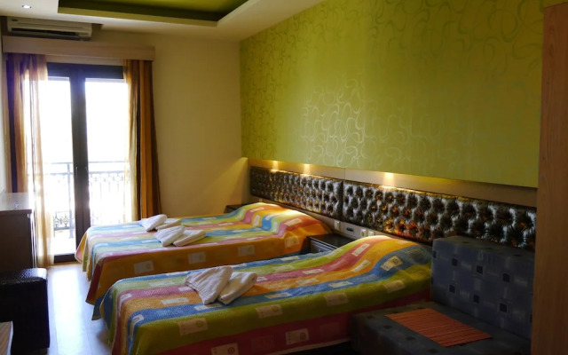 Captain's Beach Boutique Apartments