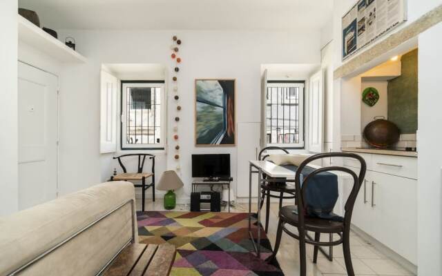 Colourful Studio For 3 In The Heart Of Bairro Alto