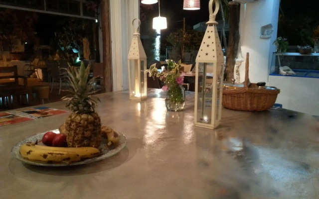 Gorgona Studios and Apartments