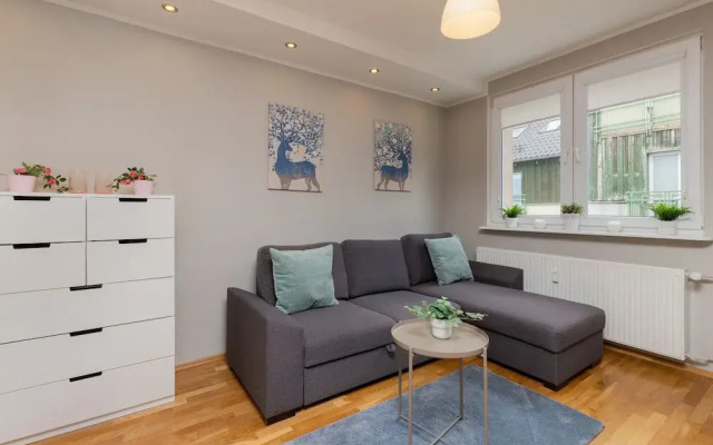 Malczewskiego Apartment by Renters