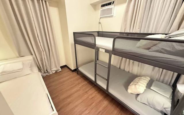 Cozy Modern Apartment Condo Unit