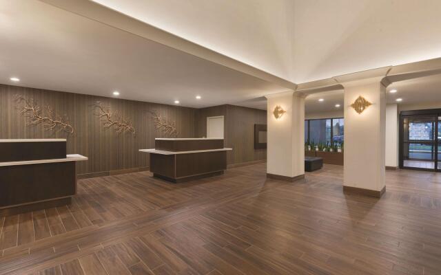 Embassy Suites by Hilton Milwaukee Brookfield