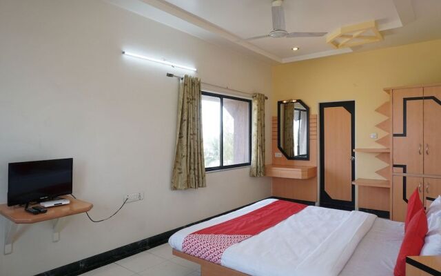 OYO 24487 Hotel Raj Regency
