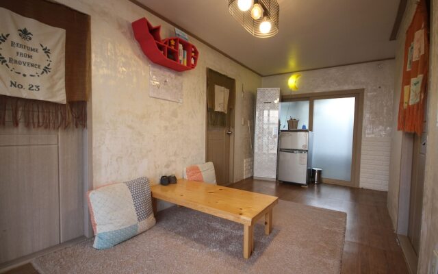 Daljip Guesthouse - Hostel