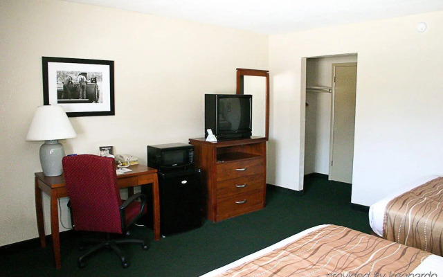 Best Western Hospitality House